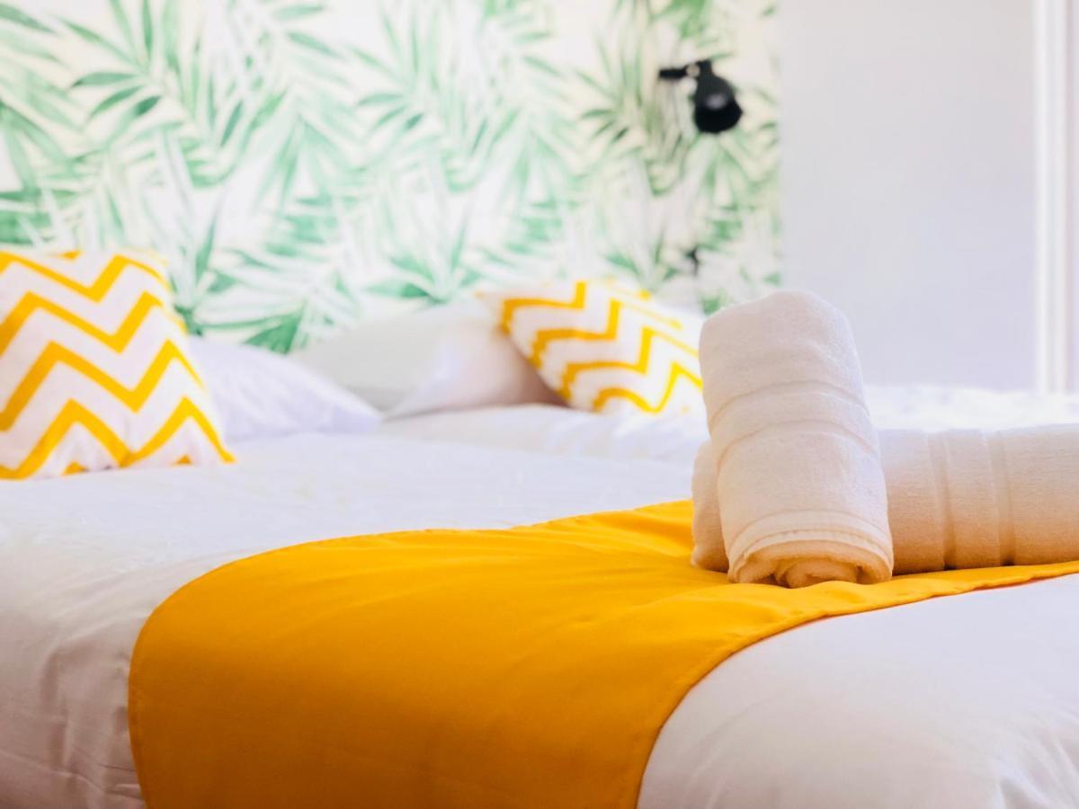 Nanit Rooms Ibiza Hostal Santa Eularia des Riu Bagian luar foto