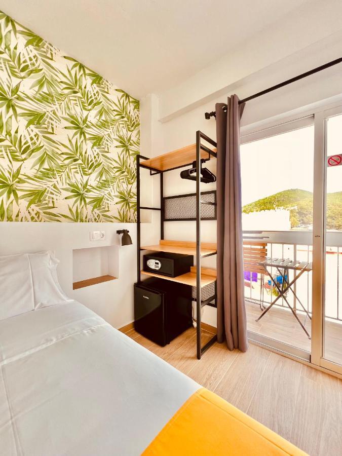 Nanit Rooms Ibiza Hostal Santa Eularia des Riu Bagian luar foto