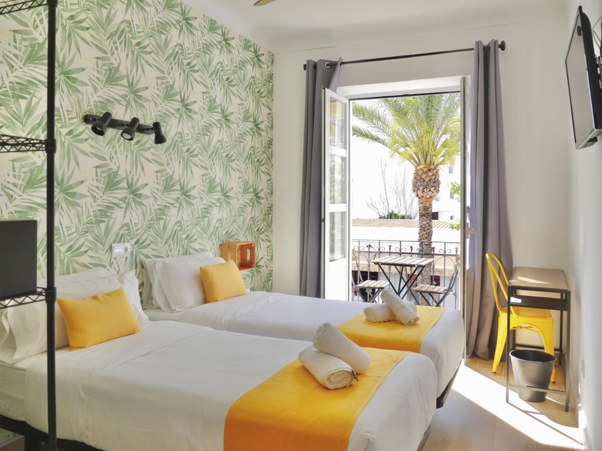 Nanit Rooms Ibiza Hostal Santa Eularia des Riu Bagian luar foto