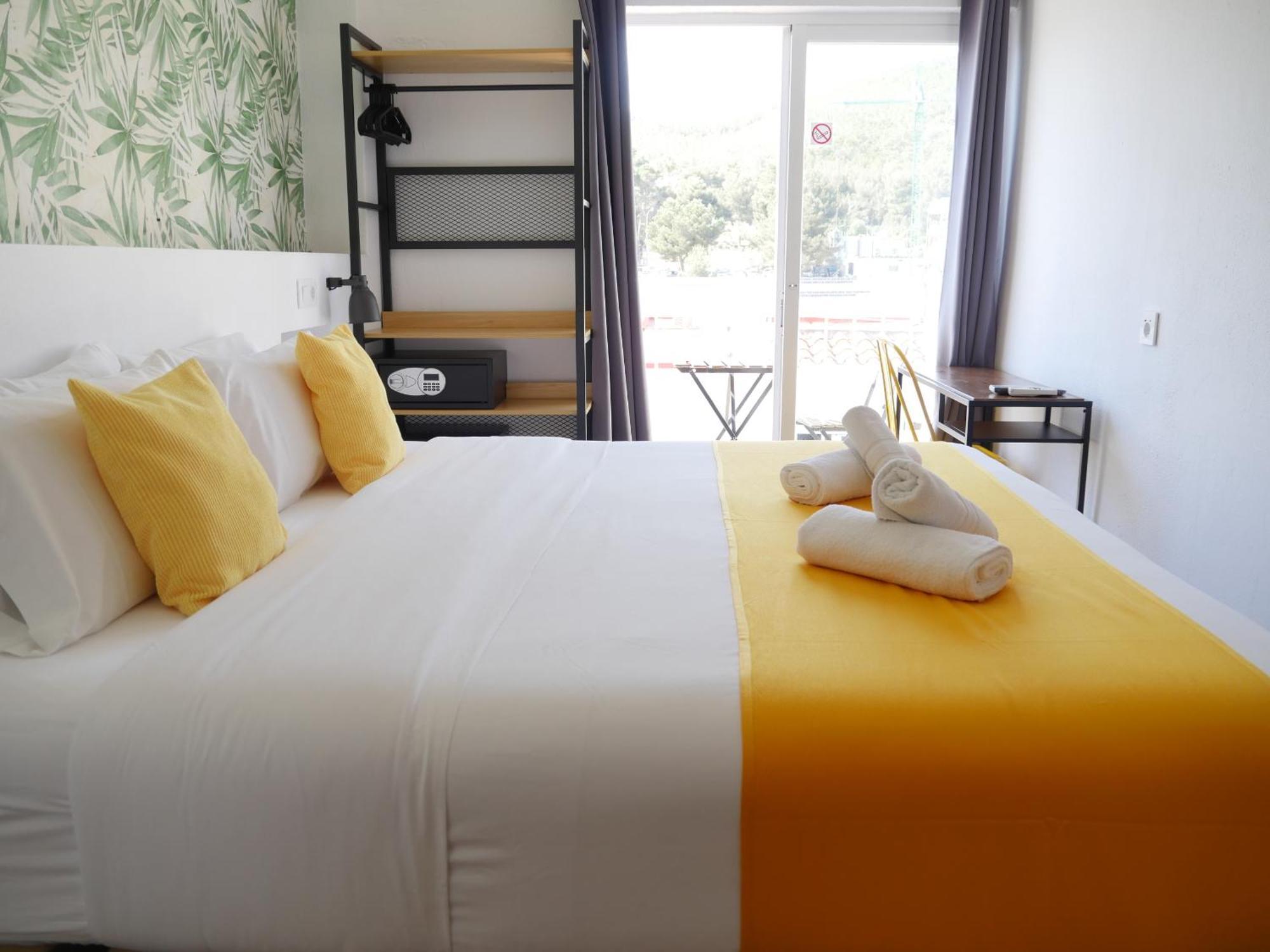 Nanit Rooms Ibiza Hostal Santa Eularia des Riu Ruang foto